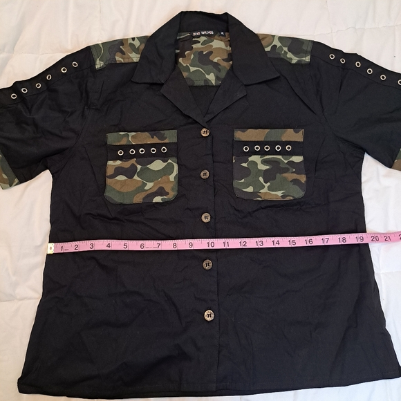 Dead Threads Womens XL Shirt Goth Black Camouflage Button Down Short Sleeve - Picture 9 of 13